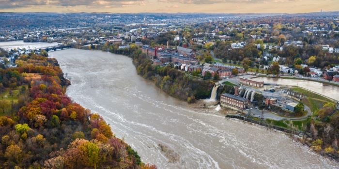 Hudson River in the fall